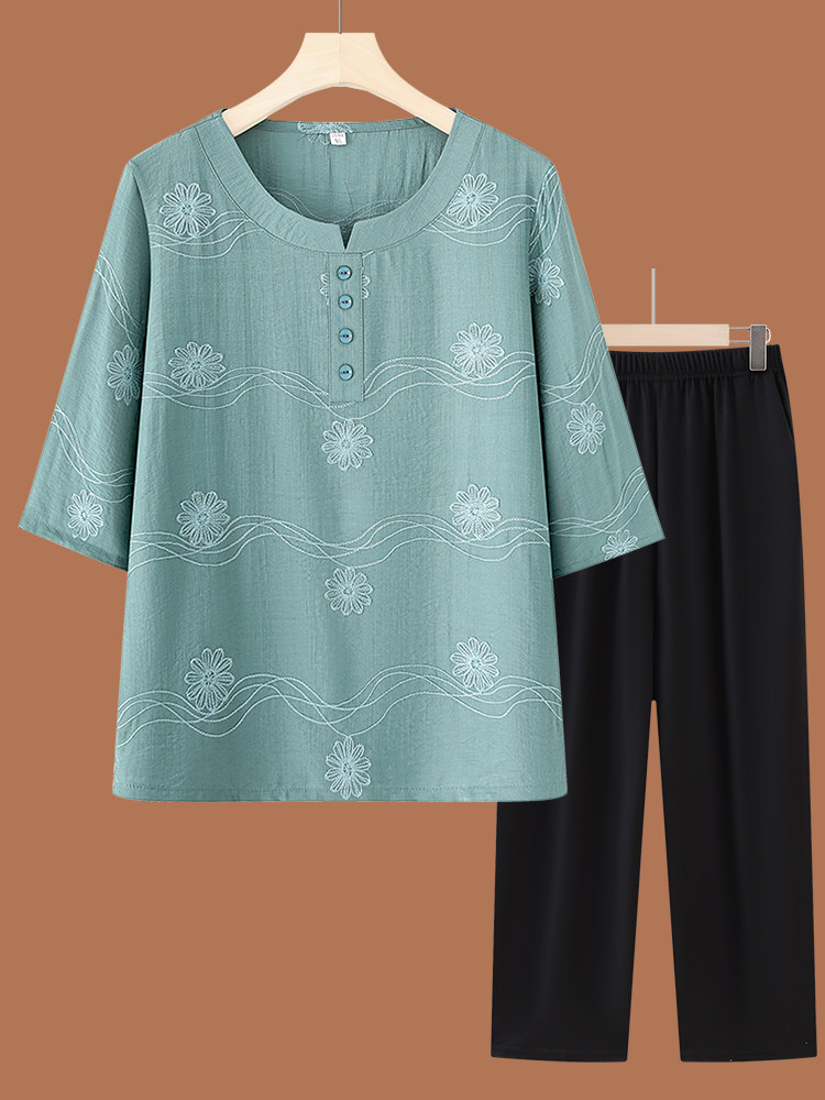 Women Fashion Over 60 - Set di top e pantaloni alla