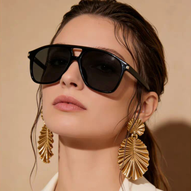 Occhiali da sole da donna di l - Women'S Fashion Week Paris recensione e prezzo
