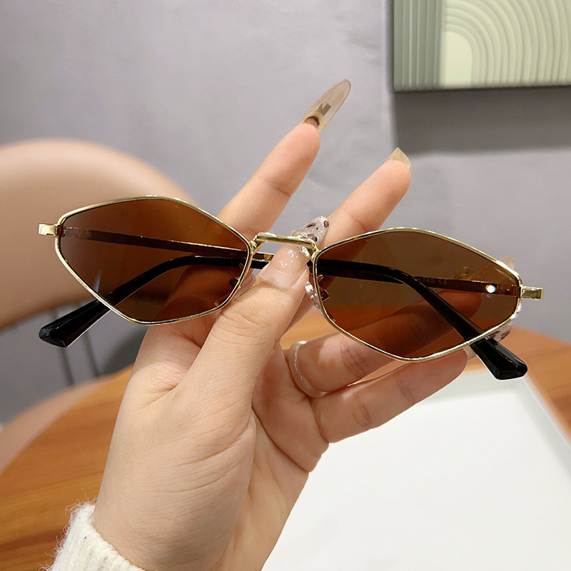 Occhiali da sole piccoli polig - Women'S Fashion Trends Summer 2025 recensione e prezzo