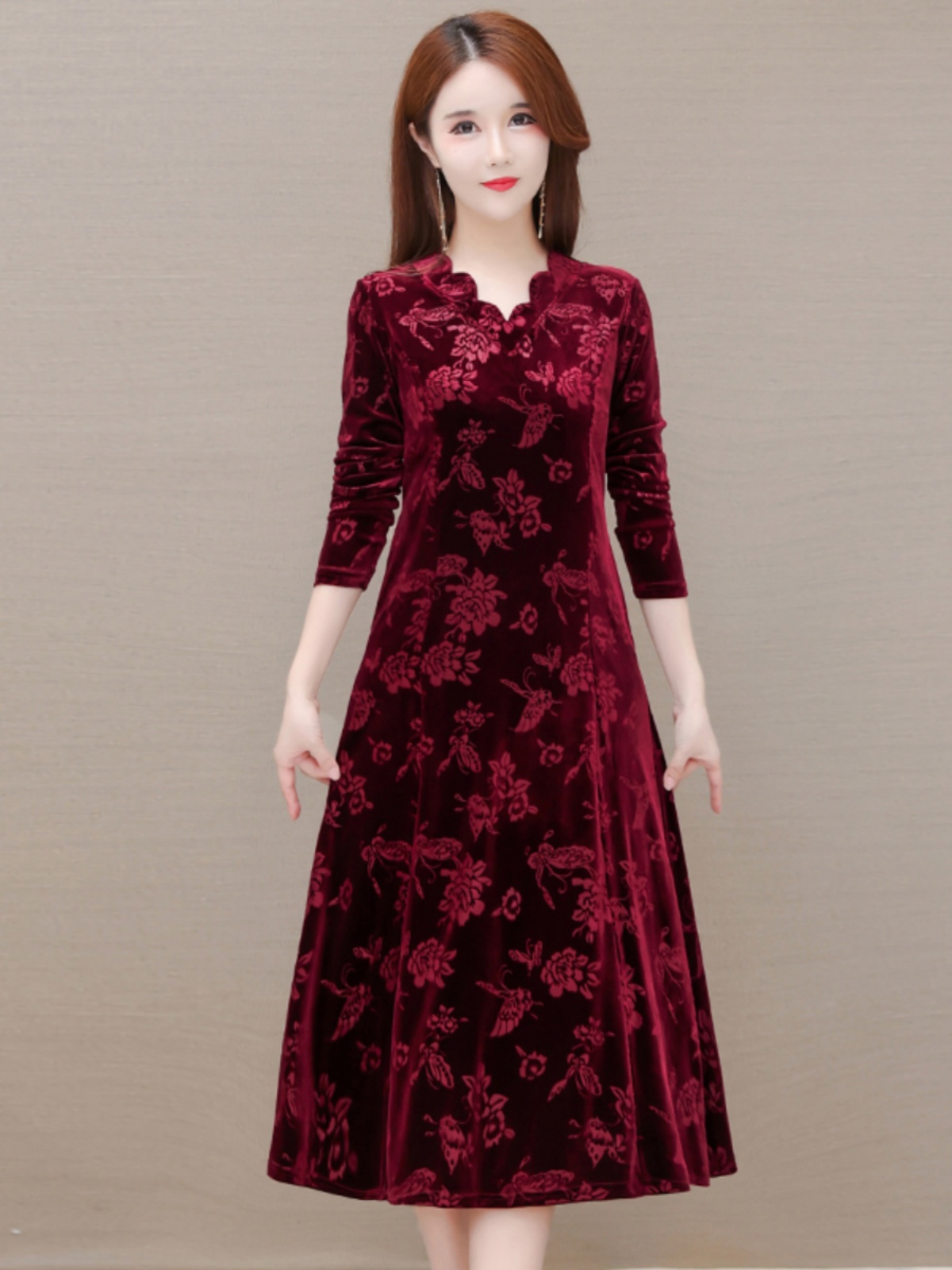 Elegante Abito in Velluto con  - Women Fashion Over 60 recensione e prezzo